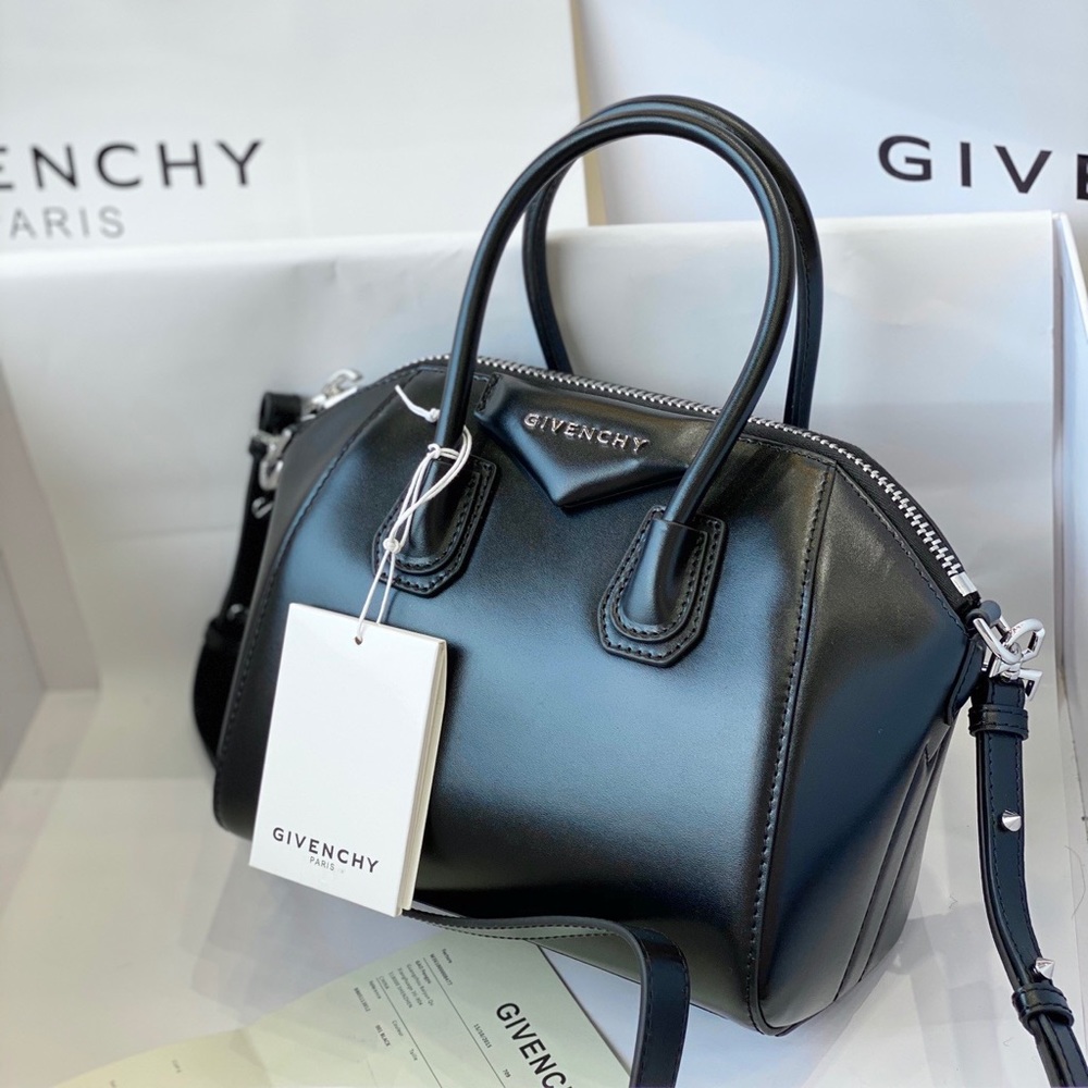 GIVENCHY MINI ANTIGONA